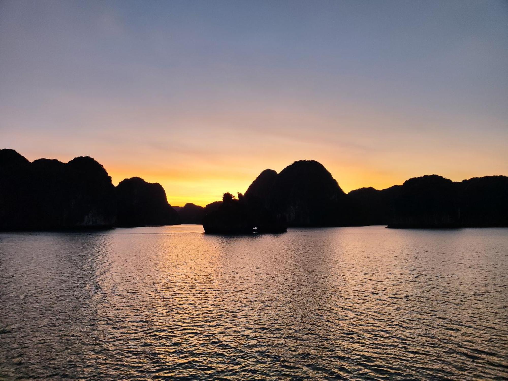 Venezia Cruises Hotel Hạ Long Ngoại thất bức ảnh