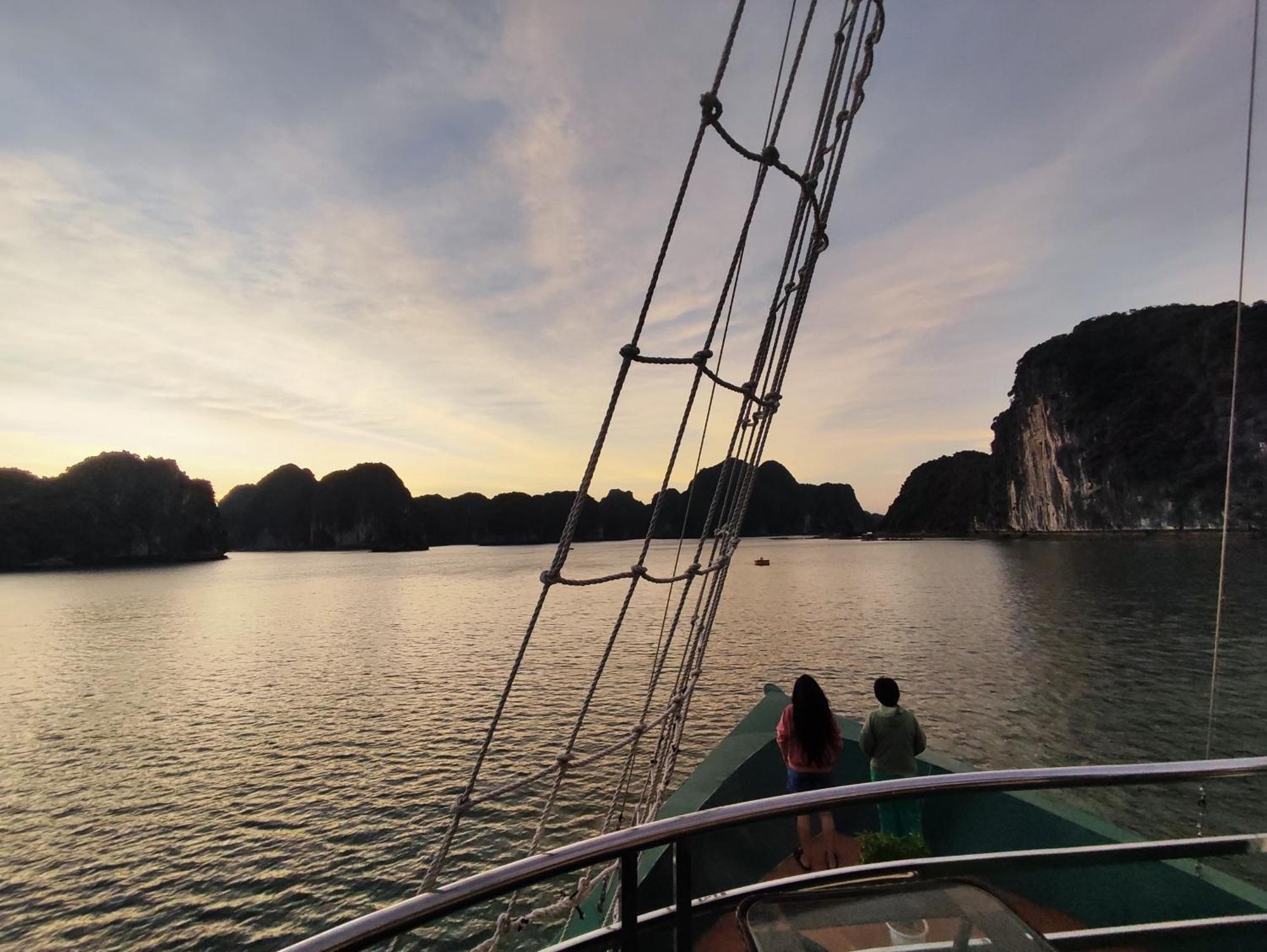 Venezia Cruises Hotel Hạ Long Ngoại thất bức ảnh