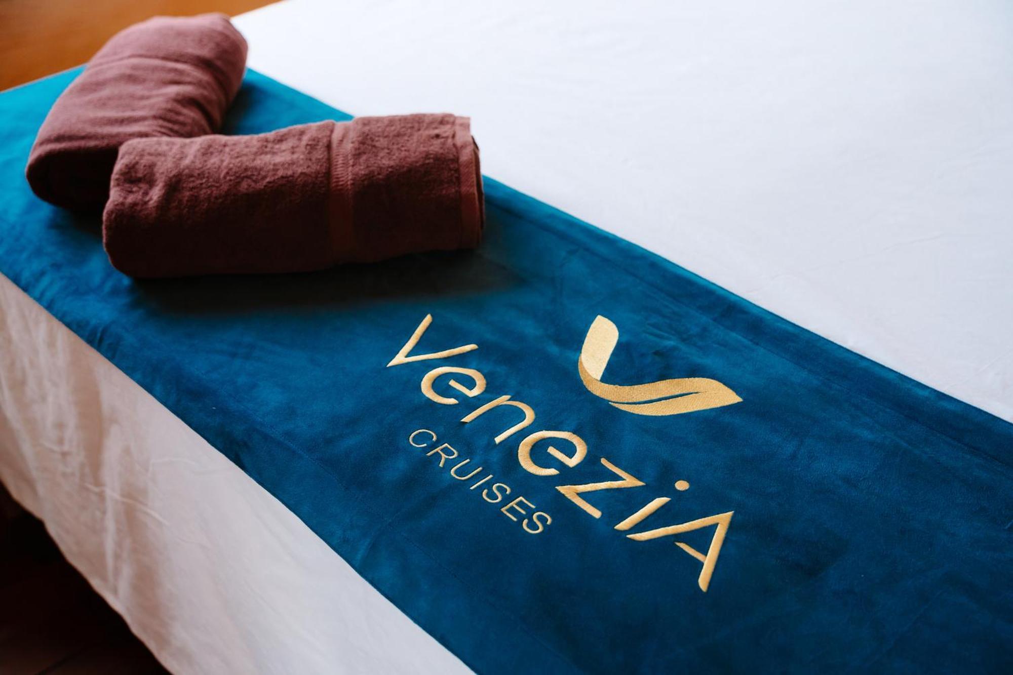 Venezia Cruises Hotel Hạ Long Ngoại thất bức ảnh