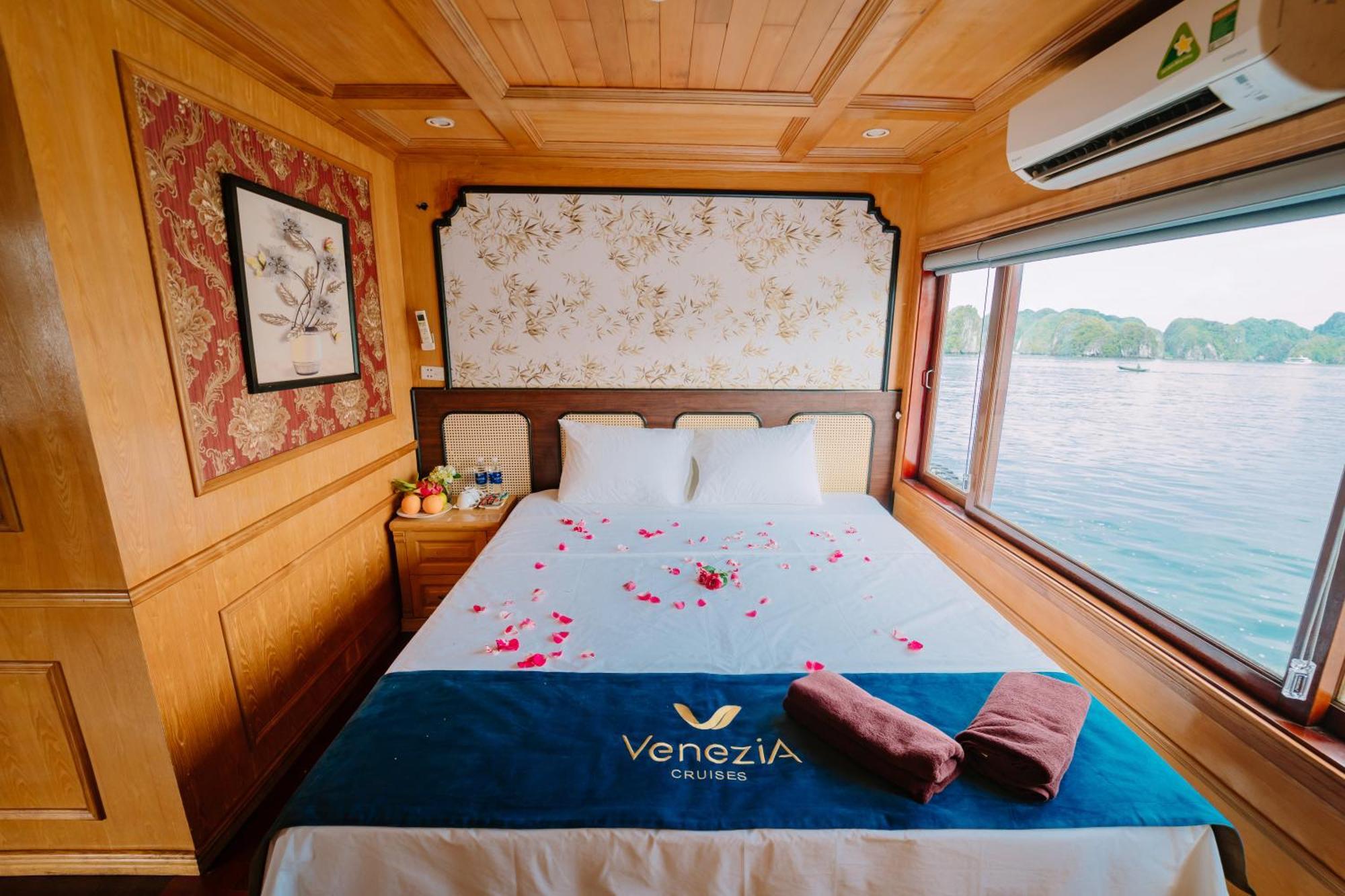 Venezia Cruises Hotel Hạ Long Ngoại thất bức ảnh